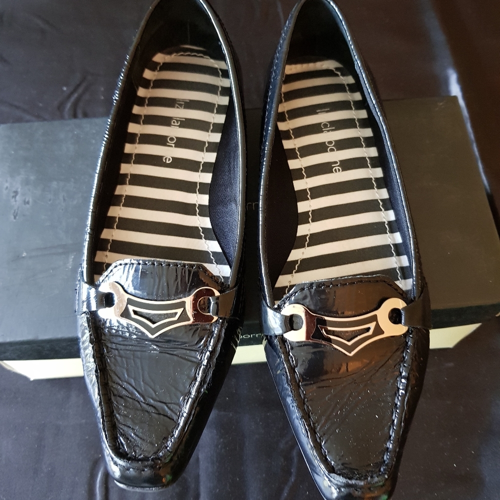 Shoes - Picture 2 of 4